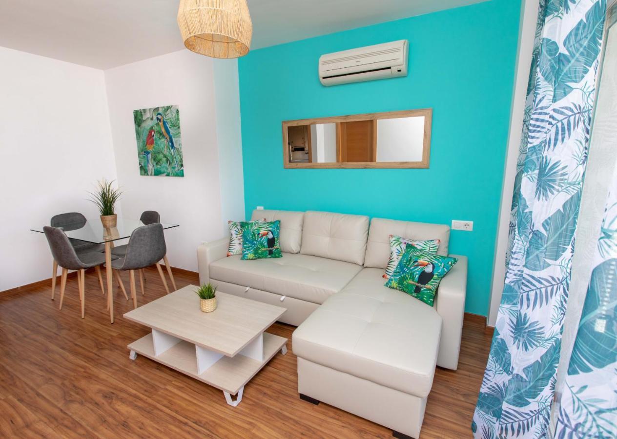 Holidays By The Sea Apartments Малага Экстерьер фото