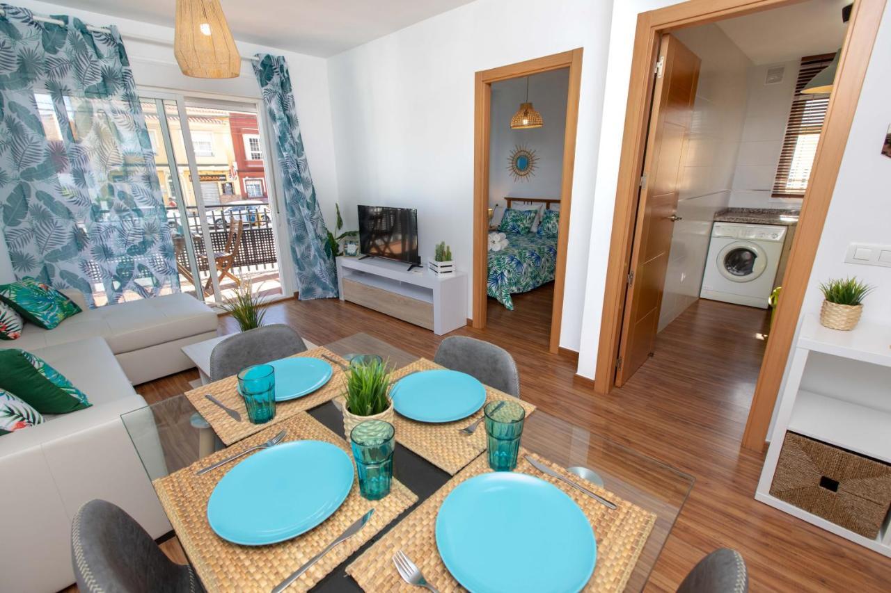 Holidays By The Sea Apartments Малага Экстерьер фото